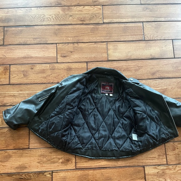 Faux leather moto jacket size 6 - Picture 3 of 4